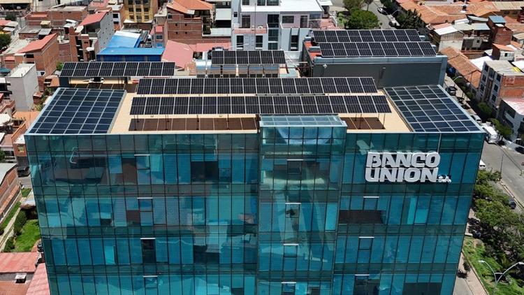 Banco Unión S.A. Impulsa la sostenibilidad con la instalación de paneles solares en sus edificios