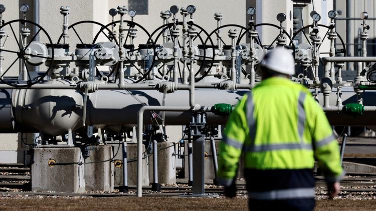 La AIE avisa de un año "difícil" para los sistemas energéticos europeos por las bajas reservas de gas