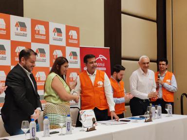 ConstruRed de SOBOCE continua su expansión y firma alianza con Importadora Monterrey, que beneficiará a ferreteros y consumidores 