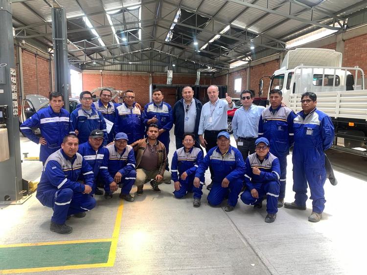 Imcruz marca un hito en el sector automotriz con el primer depósito transitorio de Bolivia