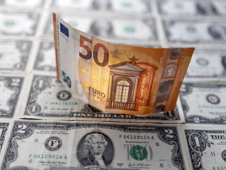El euro cruza la barrera de los 1,14 dólares por primera vez desde 2022