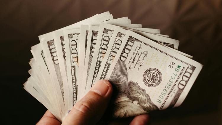 Inflación modera su ritmo, balanza comercial se recupera y el TSE define posiciones en la papeleta