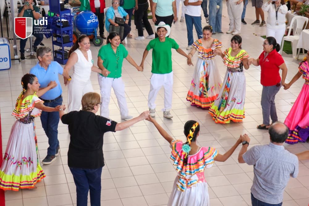 La UDI celebró la Feria de Santa Cruz con un homenaje cultural y académico a la identidad cruceña