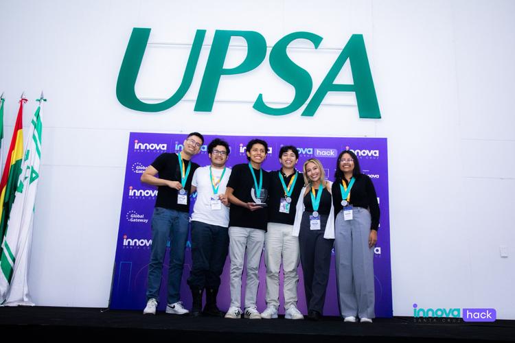 InnovaHack 2025 reunió a cerca de 200 jóvenes talentos para resolver desafíos empresariales y sociales