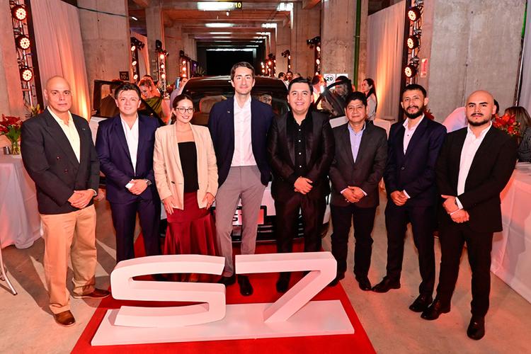 Viaggio y Grupo Roda lanzaron, en el mayor evento automotriz del año, la GAC S7, su nueva joya híbrida 