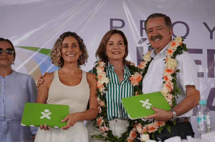 Imagen de portada: CEAL Bolivia impulsa proyecto educativo que conecta tecnología, empresa y comunidad en escuelas rurales