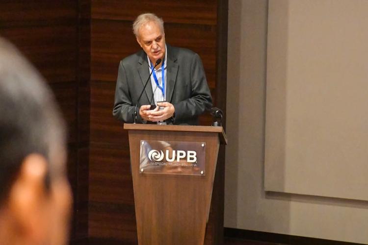 Imagen de portada: Carlos Nobre plantea la urgencia de actuar para sostener la conectividad y el equilibrio de la Amazonía