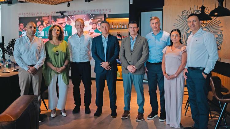 Imagen de portada: 140 años de CBN: Los líderes globales de AB InBev y Ambev ratifican su apuesta por Bolivia