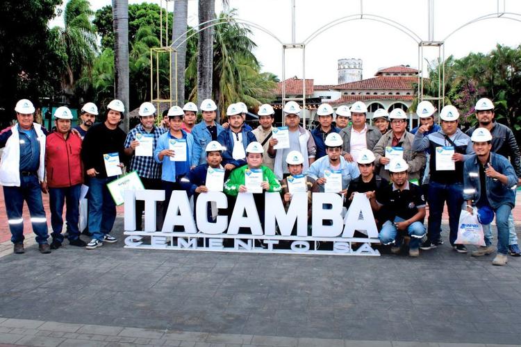 Imagen de portada: Itacamba lidera jornada con actores clave para impulsar la seguridad vial