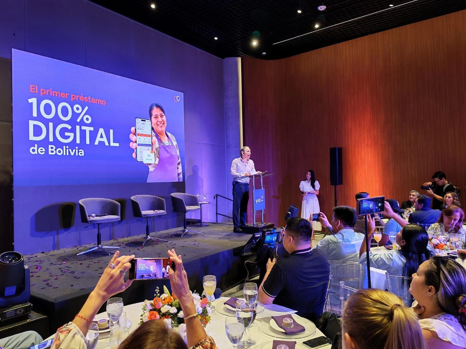 YOLO pago innova con el primer crédito 100% digital en una billetera móvil de Bolivia
