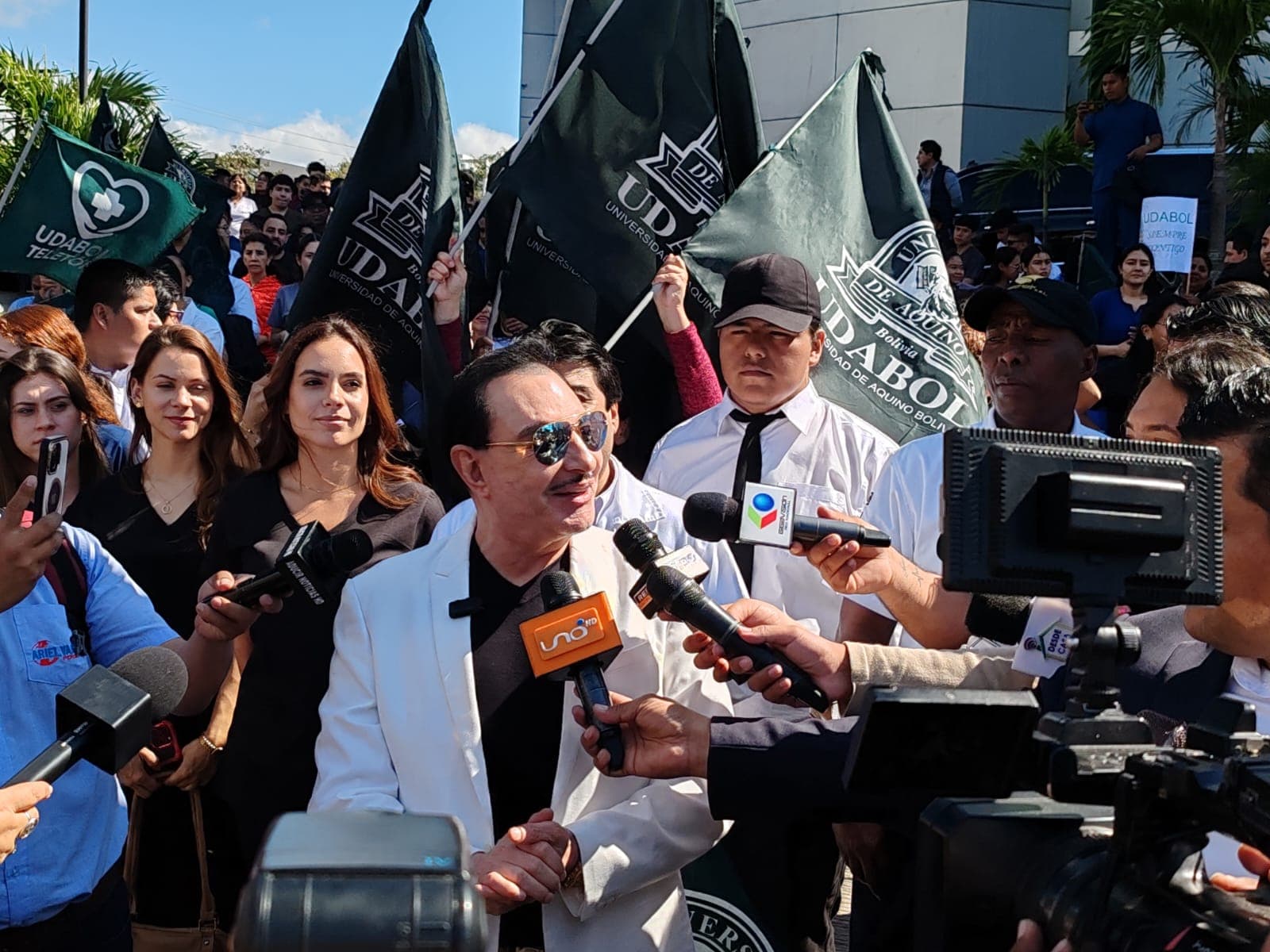 La Caravana de la Hermandad recorrerá Cochabamba, Oruro y La Paz con 12 hospitales móviles y 20 toneladas de ayuda humanitaria