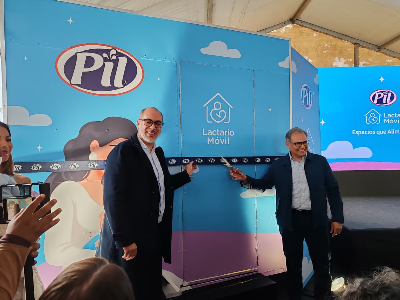 PIL Bolivia lanza "Espacios que Alimentan", un programa de nutrición que incorpora su primer Lactario Móvil