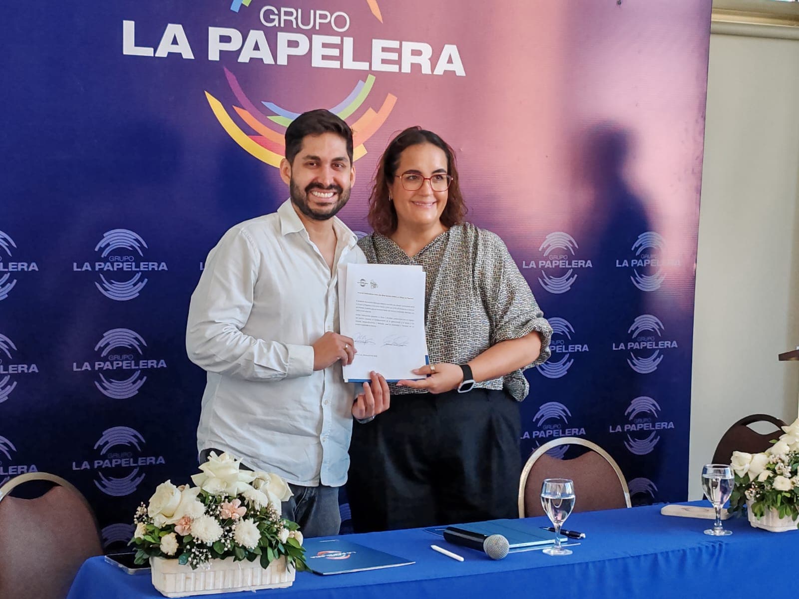 Grupo La Papelera y Una Gran Nación consolidan alianza estratégica para impulsar el turismo sostenible en Bolivia