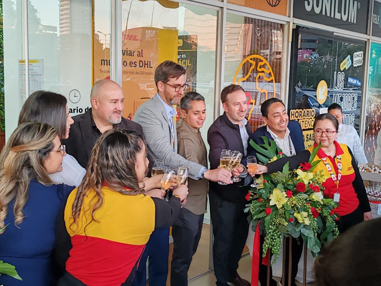 DHL Express inaugura su tercera tienda en Santa Cruz para acercar a Bolivia con más oportunidades de exportación e importación