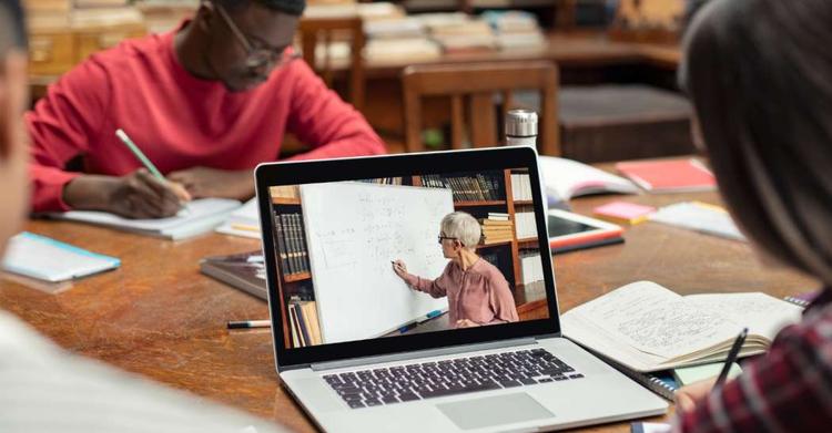 EDUCACIÓN VIRTUAL Y NUEVAS ESTRATEGIAS EDUCATIVAS