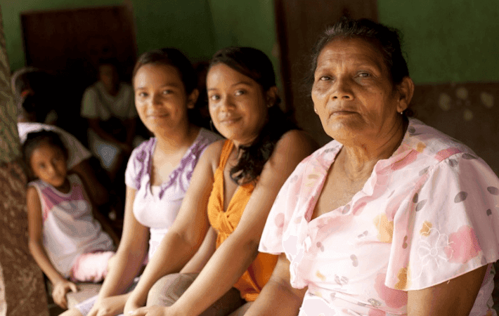 Liderazgo de la mujer y la equidad de género impulsa una entidad de microcr