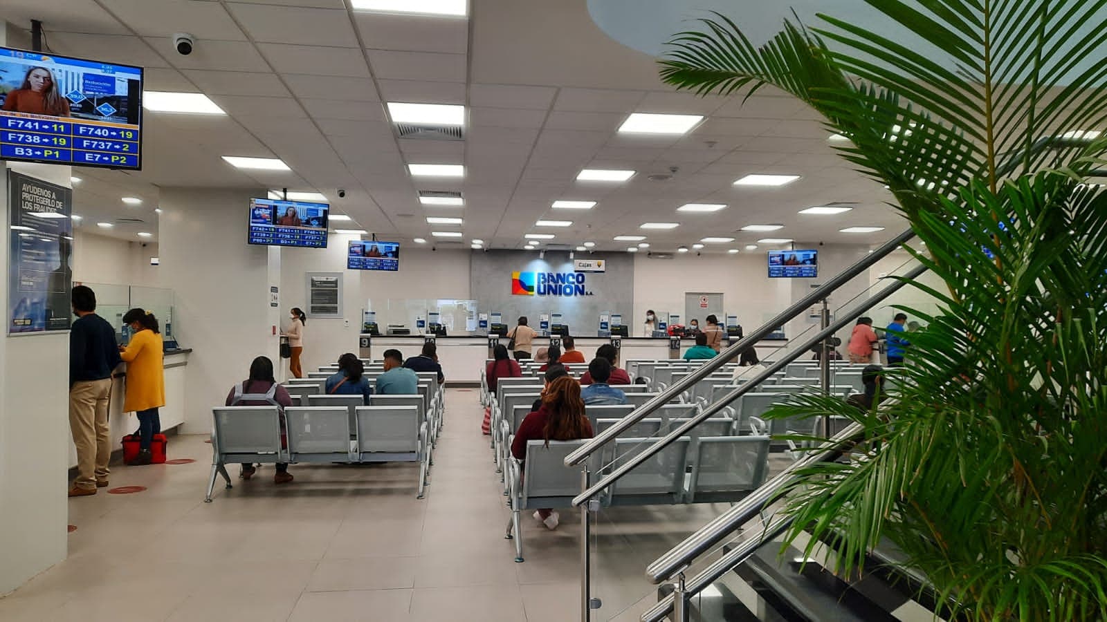 Banco Unión S.A. habilita agencias con horario ampliado en Santa Cruz y Cochabamba para la venta directa de dólares