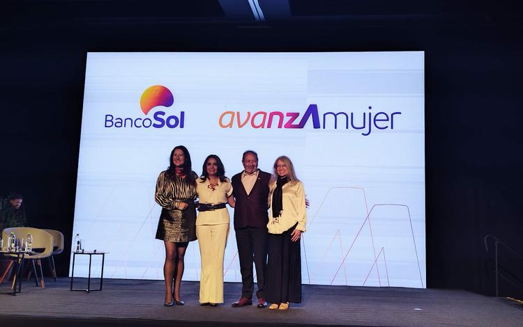 BancoSol presenta su modelo bancario inteligente en género “Avanza Mujer”