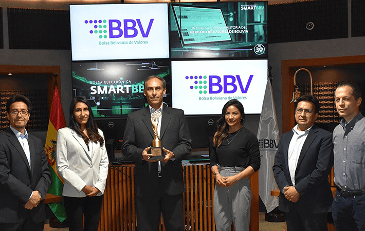 LA BOLSA BOLIVIANA DE VALORES RECIBIO EL PREMIO INNOVATIC 2021