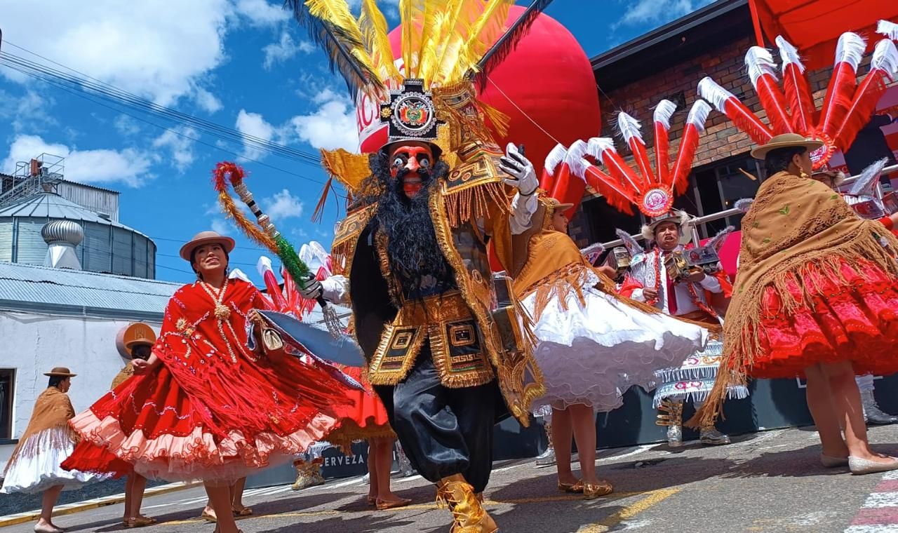 Con fe, música y tradición: Paceña y la Fraternidad Transporte Pesado celebran al Tata del Gran Poder