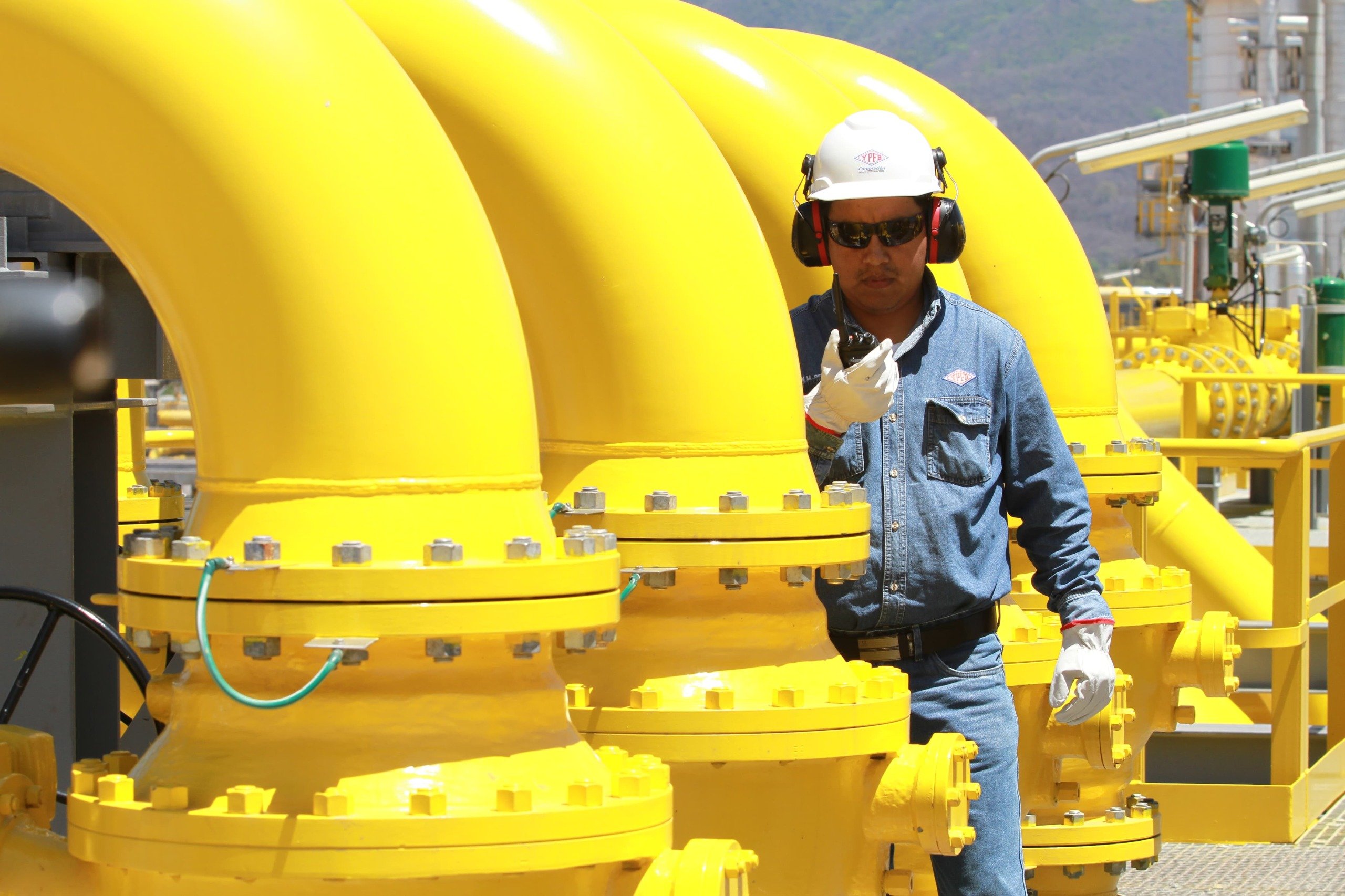 YPFB inicia operación de tránsito de gas argentino a Brasil y transportará hasta 4,5 millones de metros cúbicos de gas