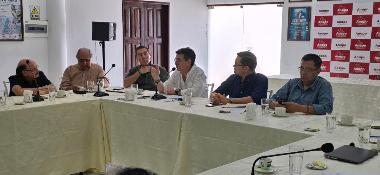 En reuniones con candidatos, Anapo planteó liberar las exportaciones y acelerar el uso de la biotecnología