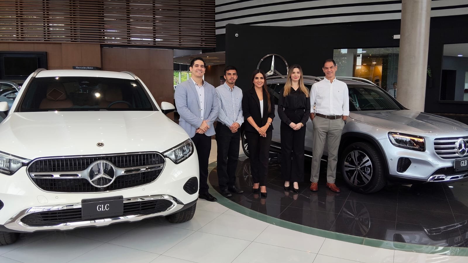 Mercedes-Benz celebra la Navidad con lujo, distinción y beneficios exclusivos para Bolivia