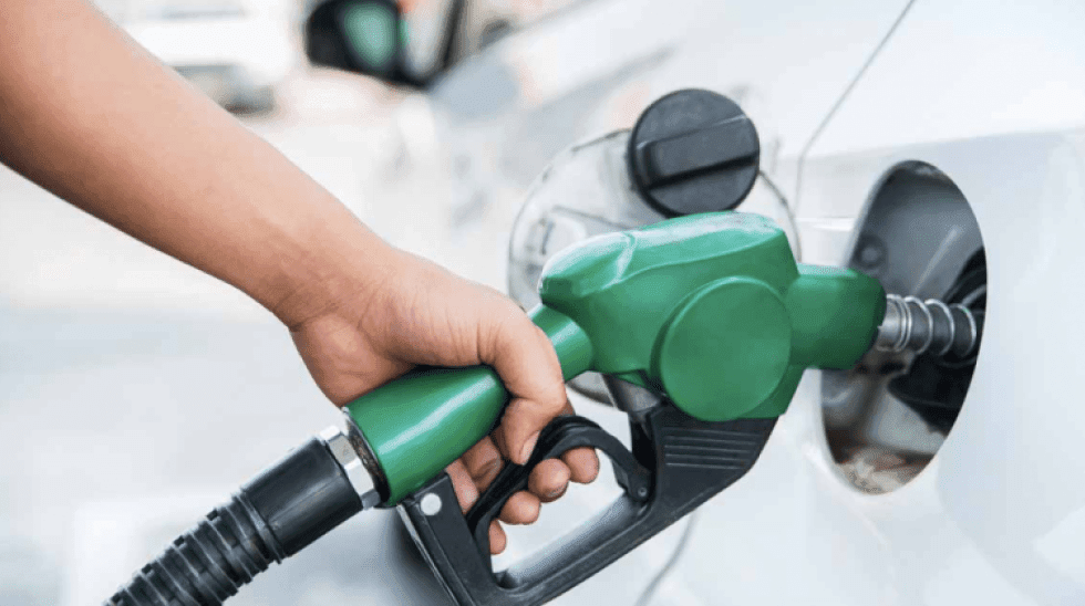 ¿Por qué sube la gasolina… y qué ganamos con eso?