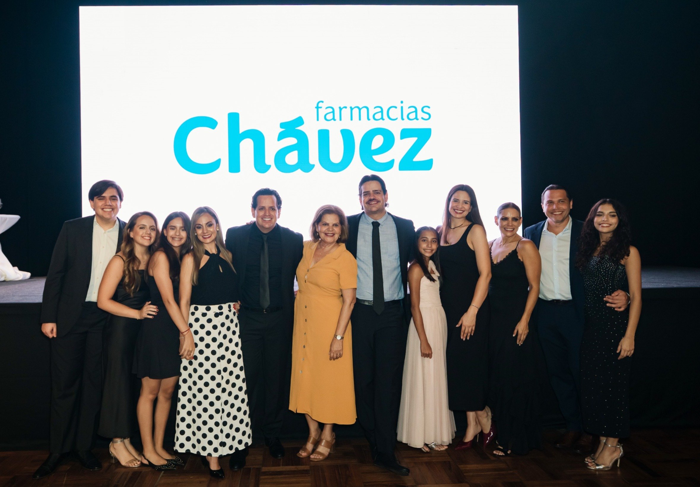 FARMACIAS CHÁVEZ CELEBRA 38 AÑOS DE CRECIMIENTO Y CONSOLIDA EL GRUPO CHÁVEZ