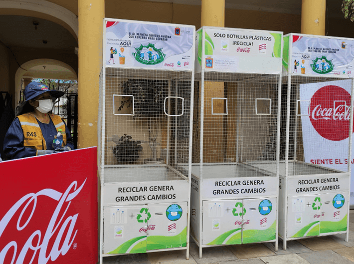 FUNDACIÓN COCA-COLA ENTREGA CONTENEDORES VITAL COMO PARTE DE LAS ACCIONES D