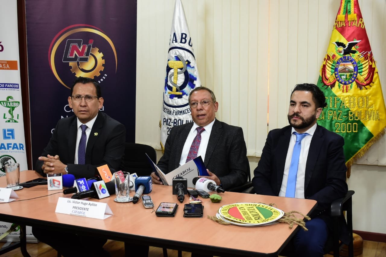 Millonaria deuda de la Caja a la industria farmacéutica