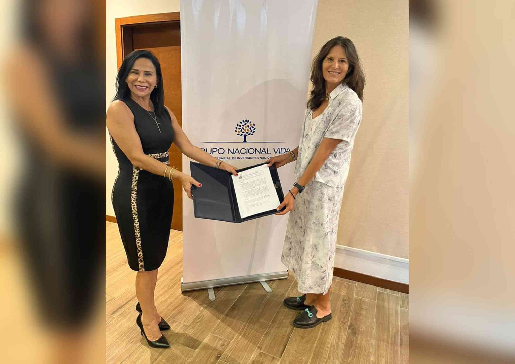 Nacional Seguros beneficia a mujeres jóvenes con becas para el programa “Tecnológicas” de Impacto Social