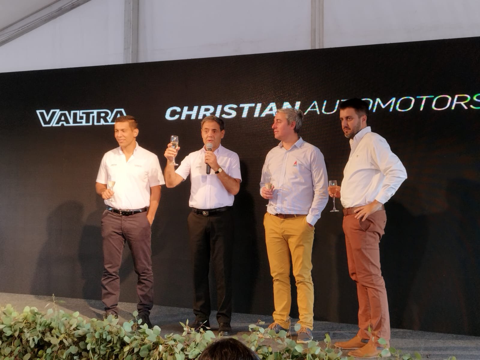 Valtra, de la mano de Christian Automotors, inaugura salón de exposición, en la zona norte de Santa Cruz