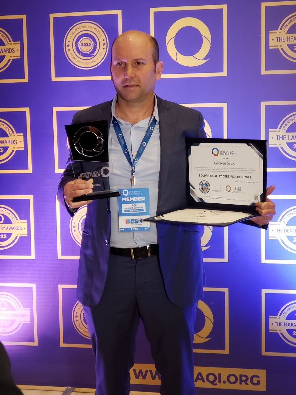 Banco Unión recibe un reconocimiento como empresa Bolivia del año 2023