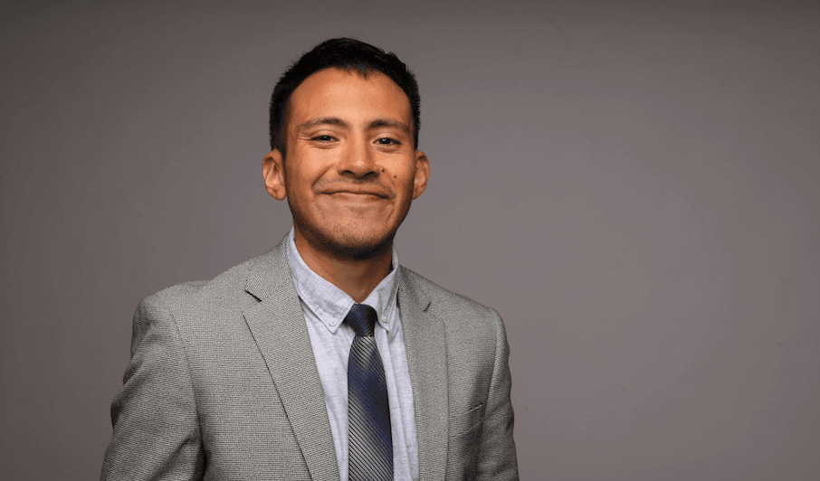 Economista boliviano se gradúa de Harvard con reconocimiento y proyecta su carrera profesional