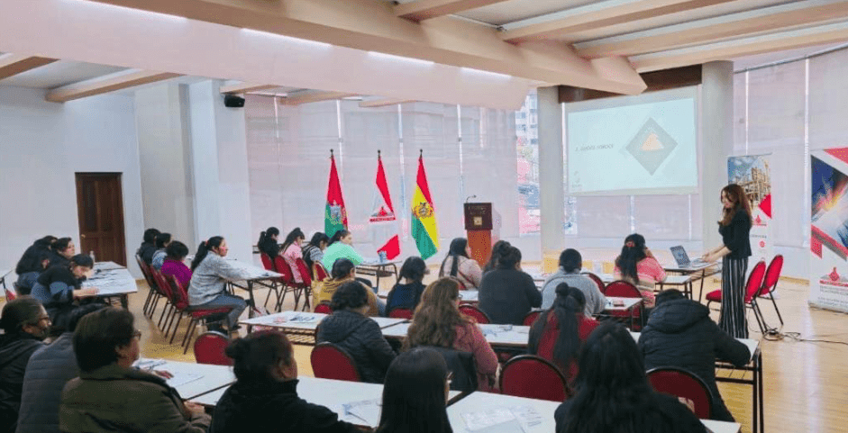 SOBOCE junto a Red Hábitat y la UMSA capacitan a más de 60 mujeres constructoras