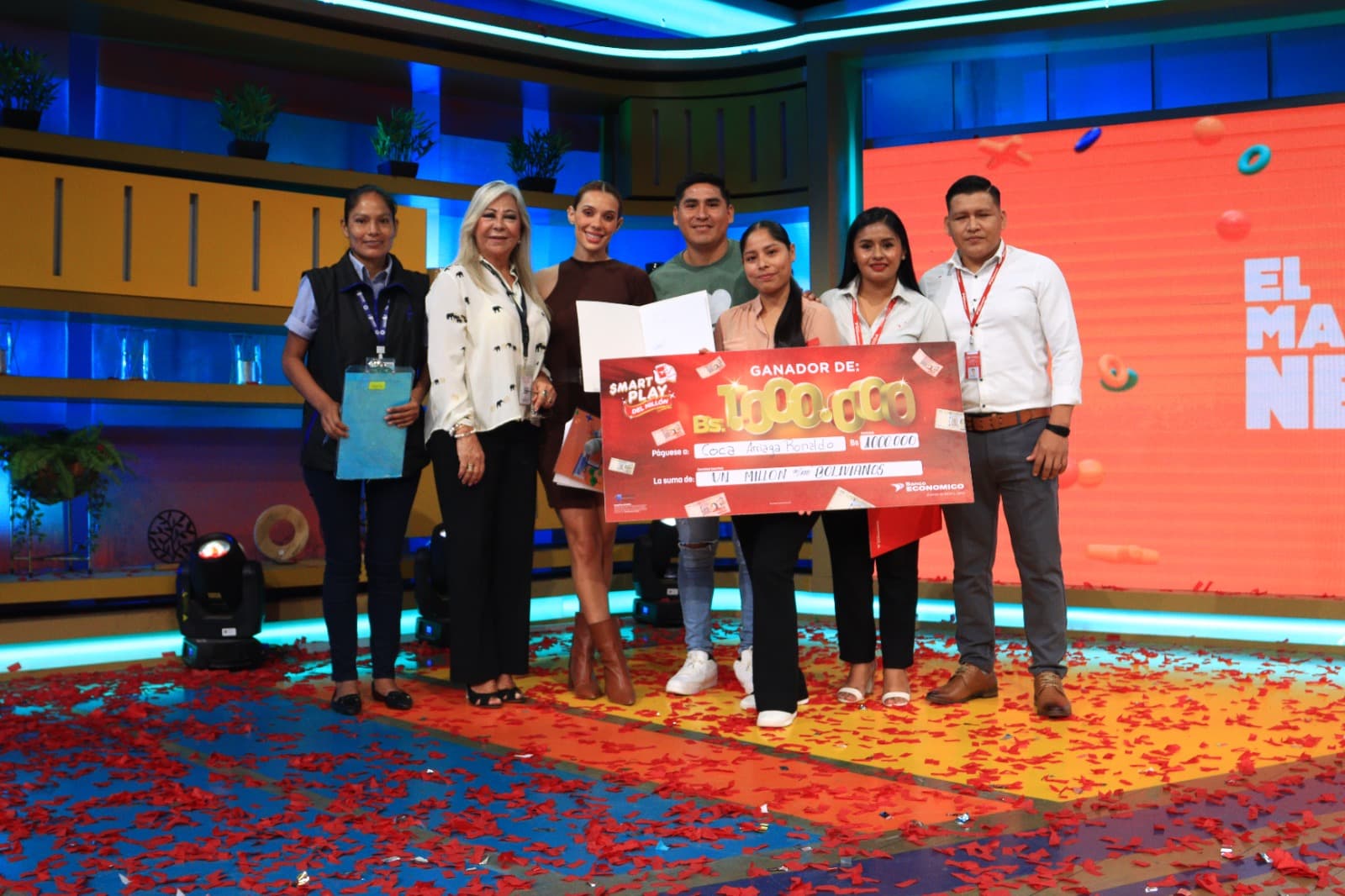 Ronaldo Coca, un joven emprendedor de Santa Cruz, gana el millón de bolivianos, del Banco Económico