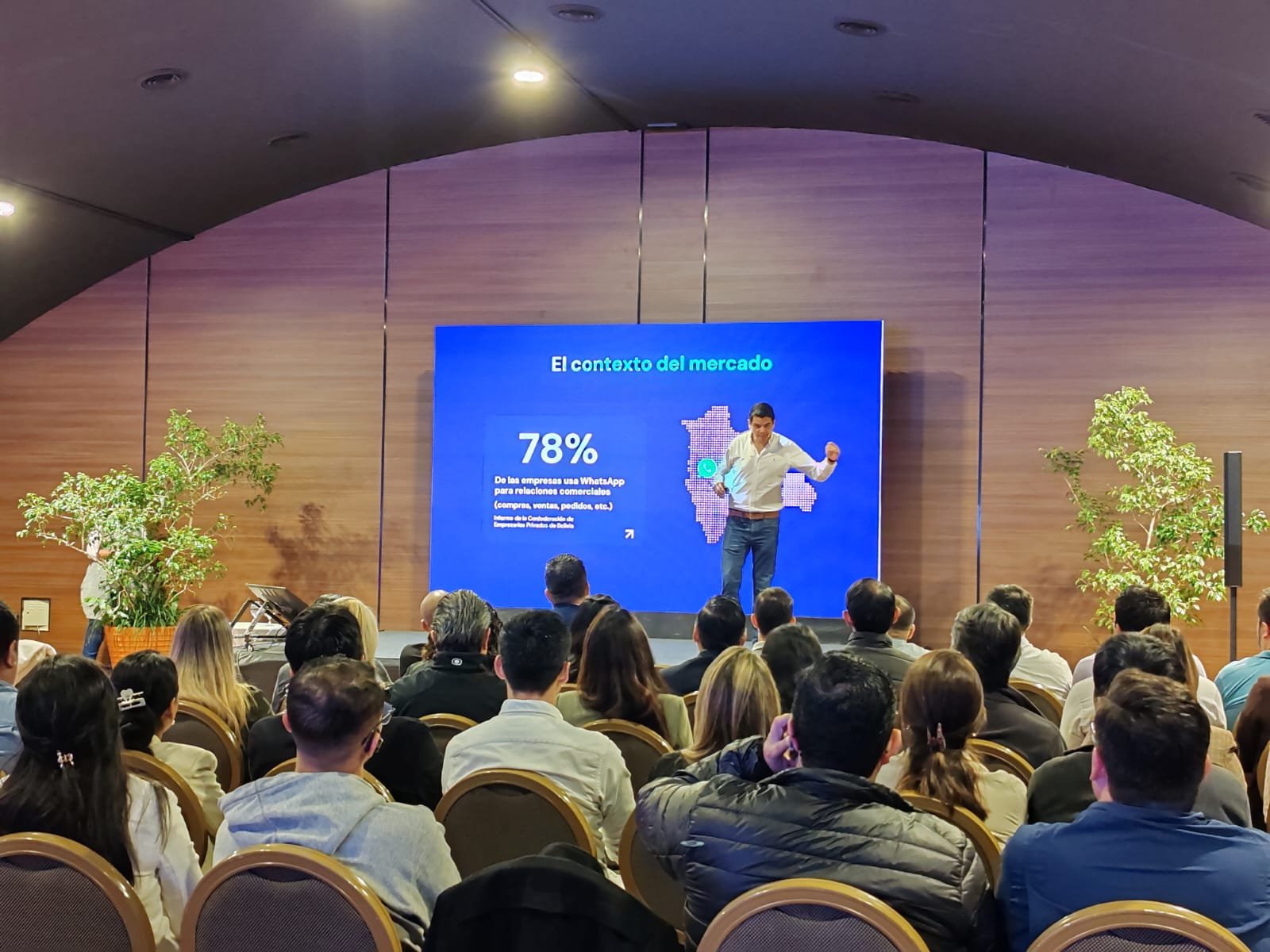 Datec lanza Lucy: un ecosistema de agentes de inteligencia artificial que vende por WhatsApp 24/7 para negocios en LATAM