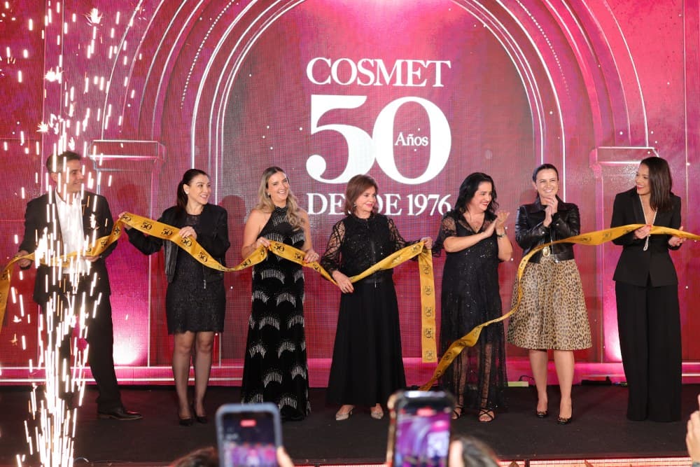 Cosmet celebra 50 años con la inauguración de su nueva tienda insignia en Equipetrol