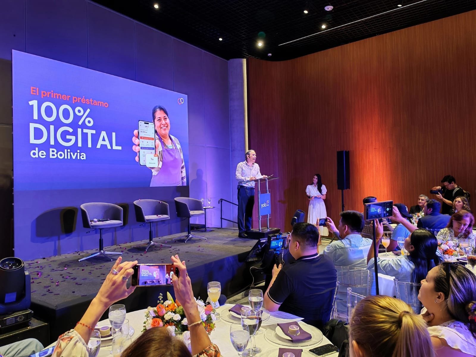 YOLO pago innova con el primer crédito 100% digital en una billetera móvil de Bolivia