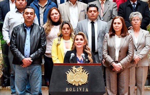 Añez recomienda seguir pagando bonos