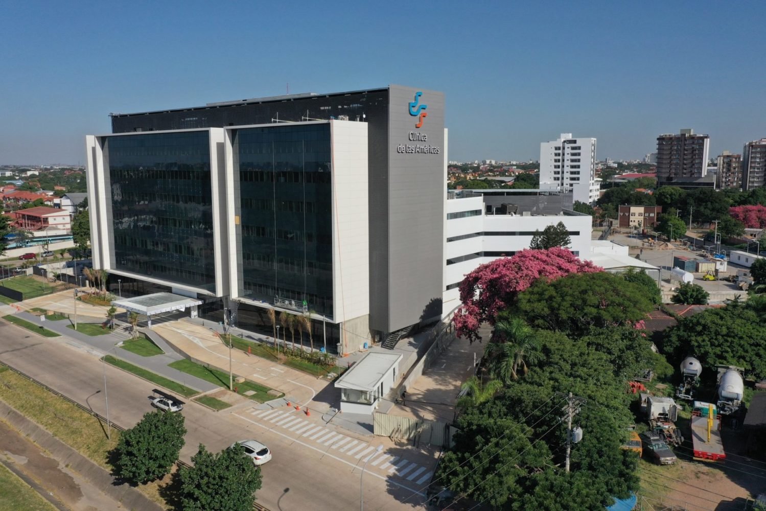 Clínica de las Américas inaugura laboratorio clínico