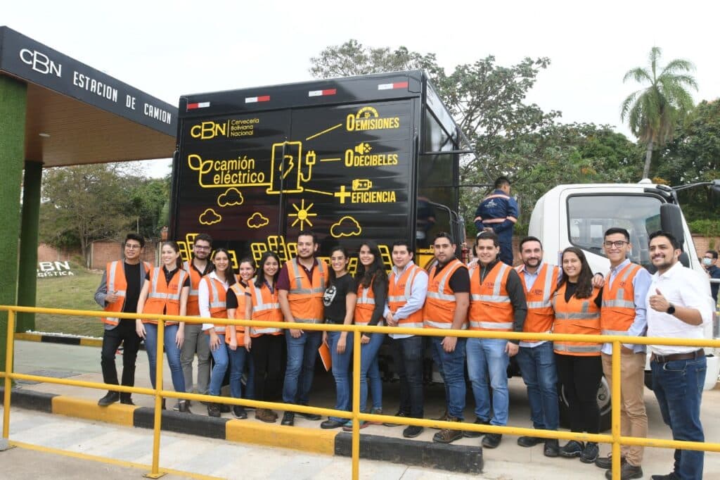 CBN presenta el primer camión eléctrico de distribución