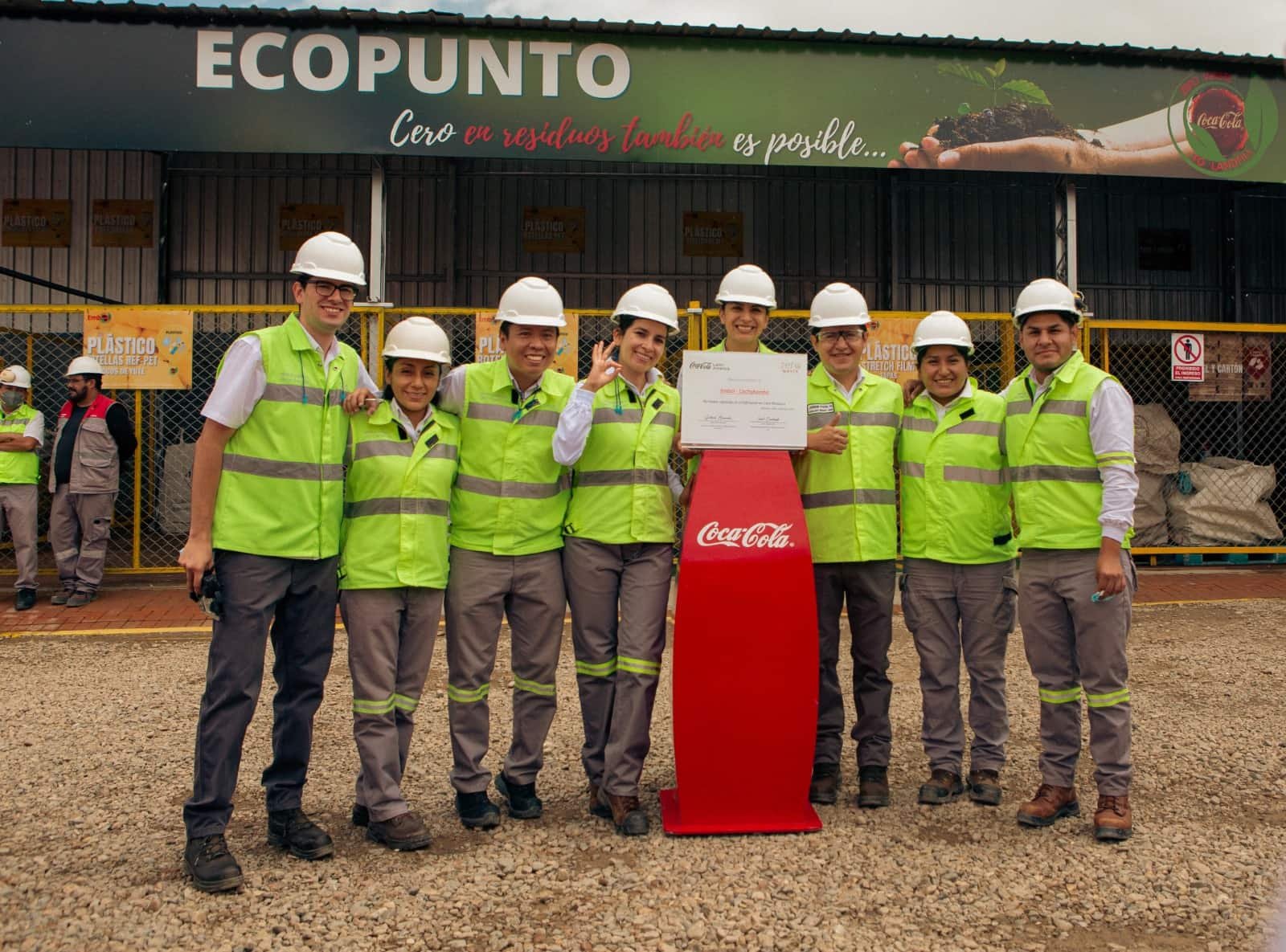 Coca-Cola Latinoamérica entregó un reconocimiento a EMBOL Cochabamba como la primera planta “Cero Residuos”