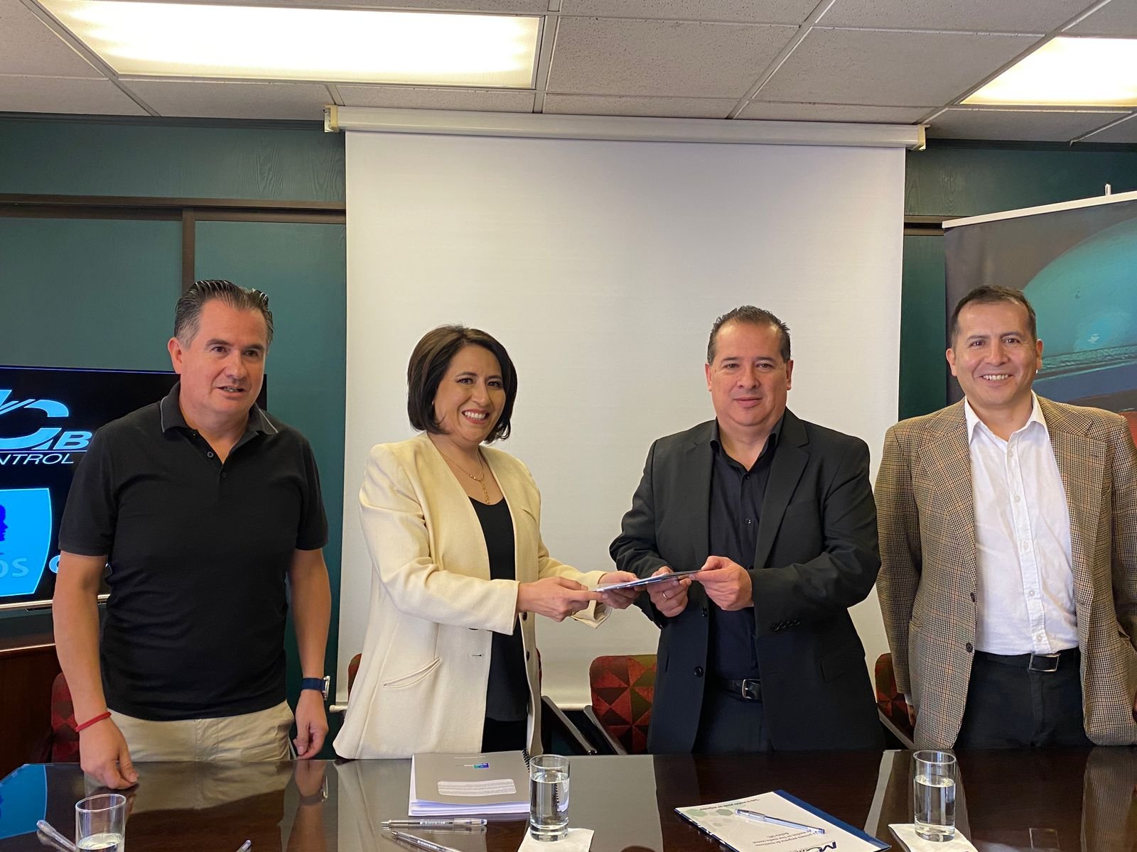 IPSOS CIESMORI y MEDIA CONTROL BOLIVIA sellan importante alianza para estudios de mercado y análisis de medios