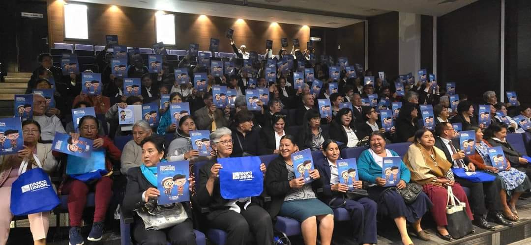 Banco Unión brinda servicios de calidad y calidez a todos los adultos mayores